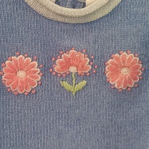 Adorable super soft sweater top